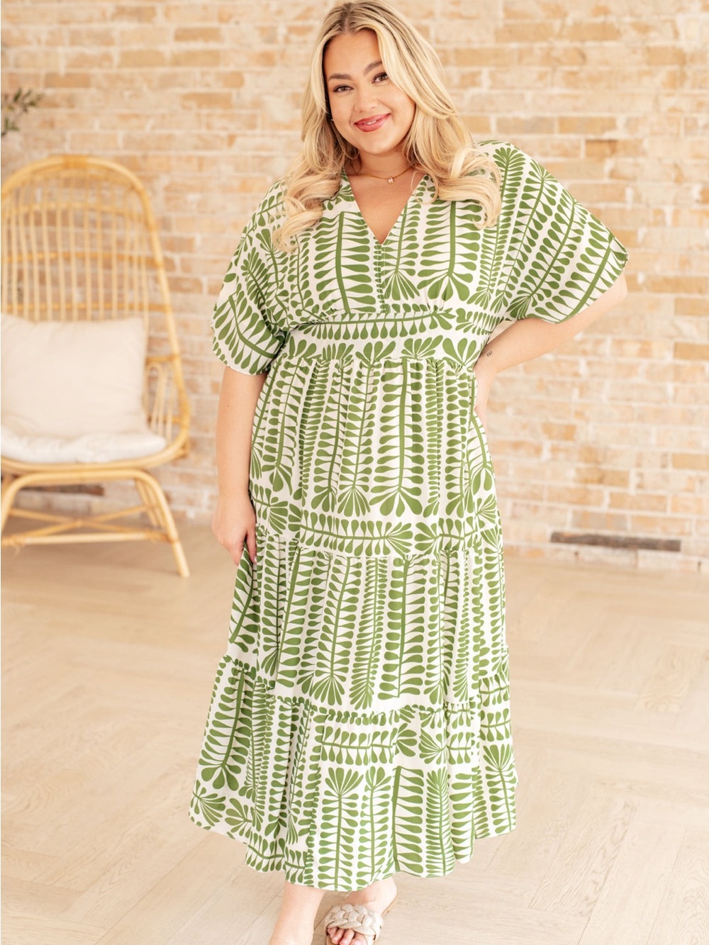 NWT Green Leaf-Print V-Neck Maxi Dress